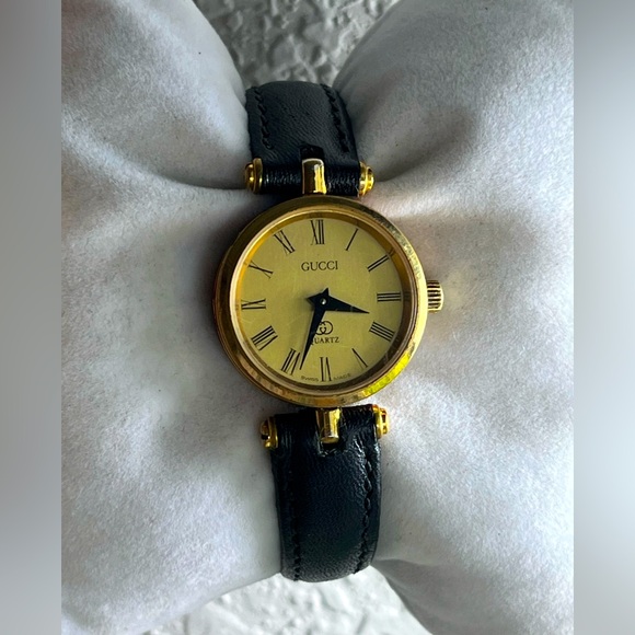*READ…. GUCCI Vintage “Stacked” Case Ladies Watch. - Picture 1 of 14